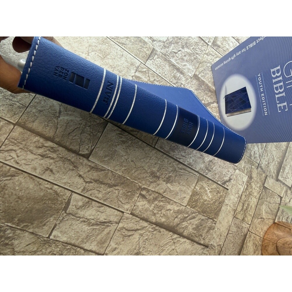 NIV, Premium Gift Bible, Leathersoft, Brown, Blue Letter, Comfort Print: The - Picture 11 of 16